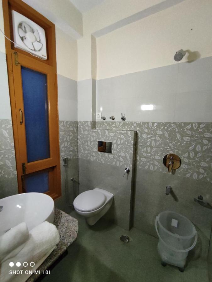 Hotel Cozy Haven Mandi Kültér fotó