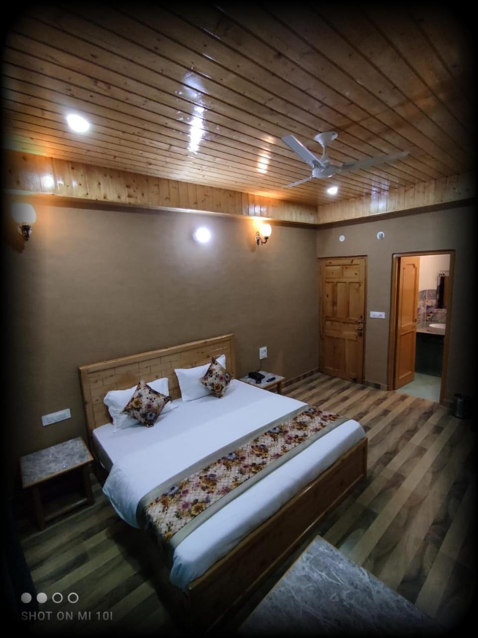 Hotel Cozy Haven Mandi Kültér fotó