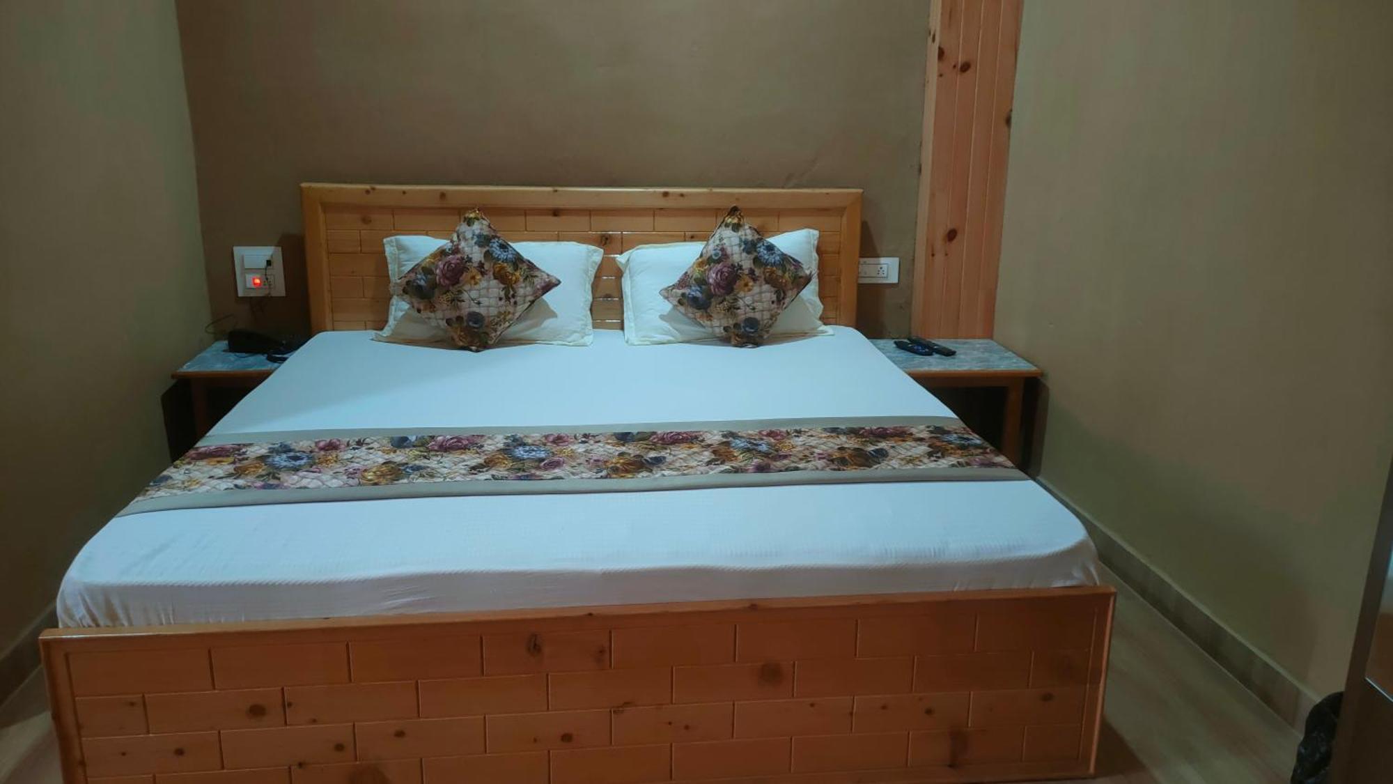 Hotel Cozy Haven Mandi Kültér fotó