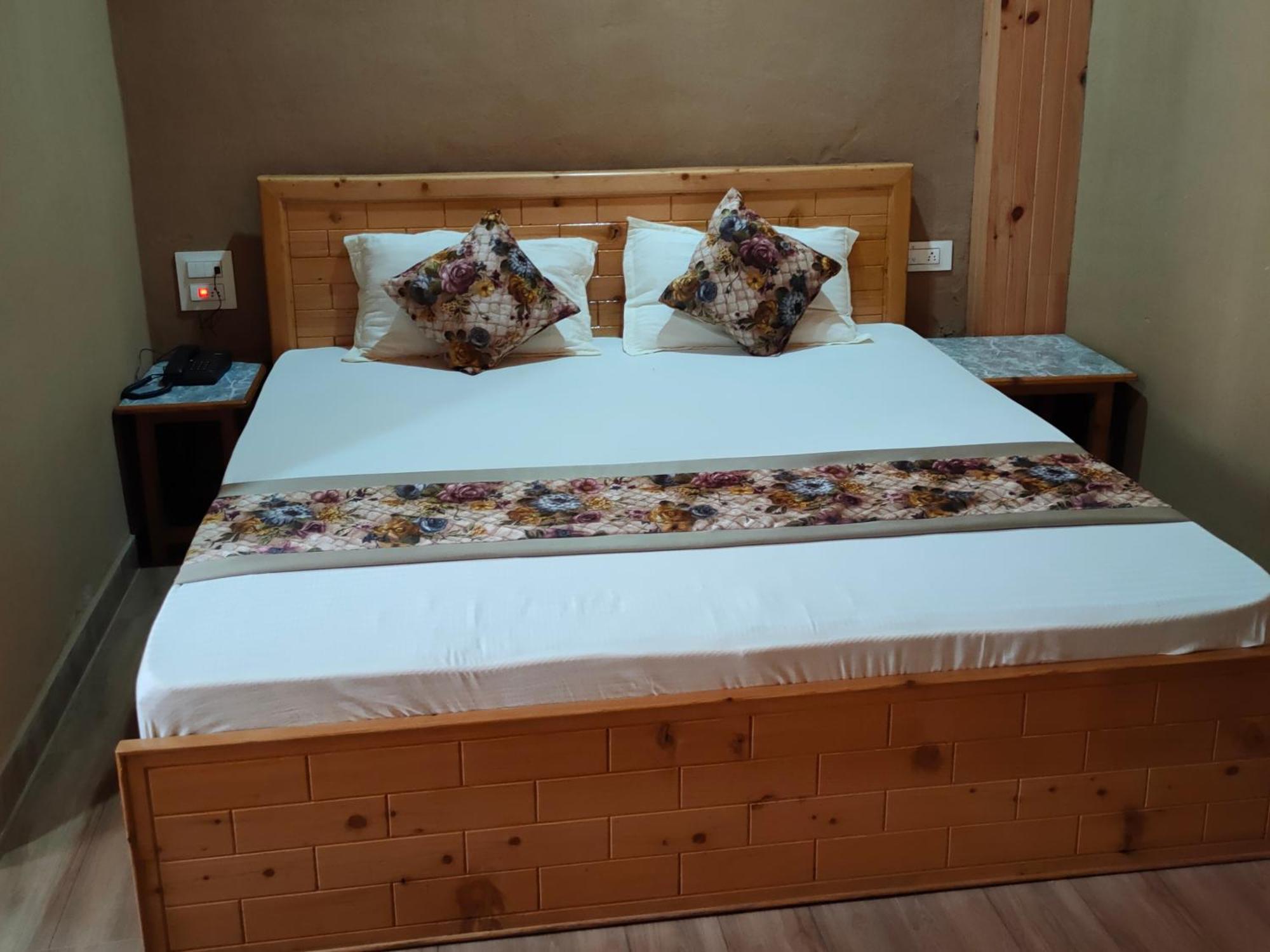 Hotel Cozy Haven Mandi Szoba fotó