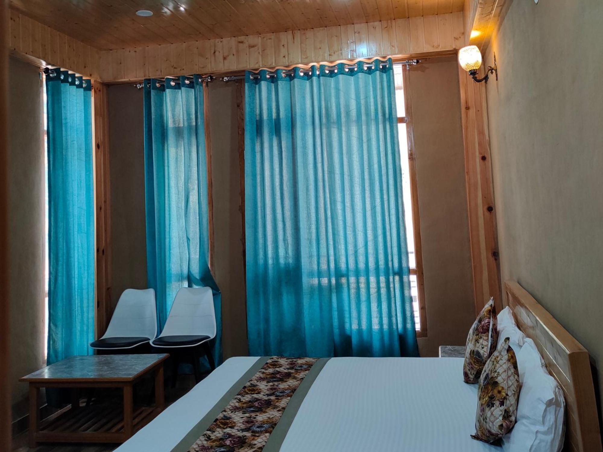 Hotel Cozy Haven Mandi Szoba fotó